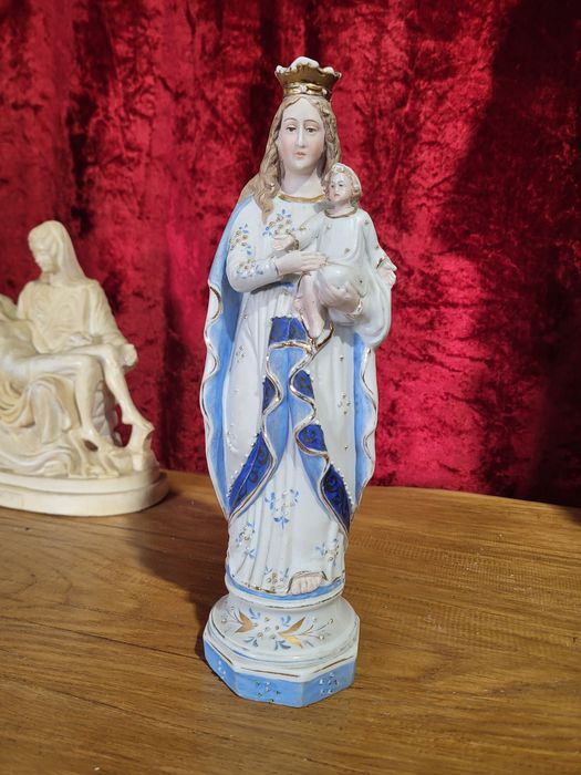 Biskwit Maryja Królowa stara figurka Matki Bożej