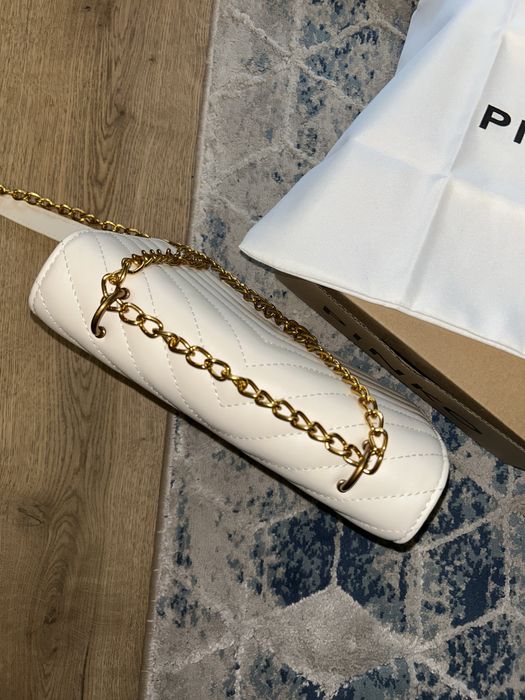 Biała Torebka Pinko ze złotymi elementami