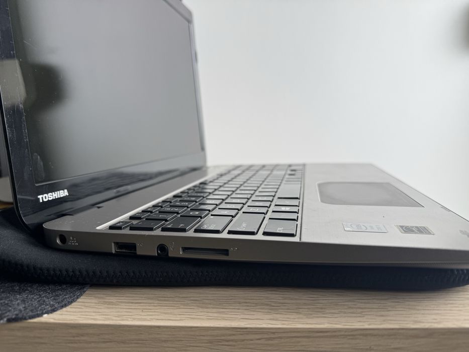 Toshiba Satellite E55-A Core i564752032954754123