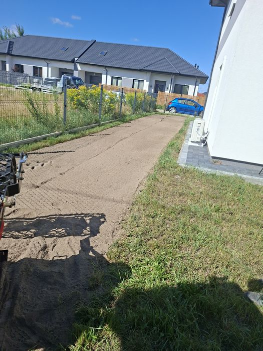 Koszenie mulczerem traw nieużytków ,prace glebogryzarką separacyjną