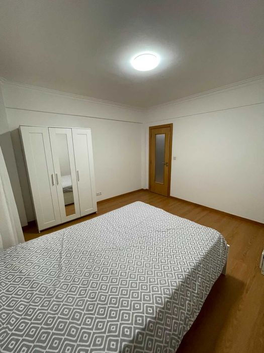 2 Quartos 3 min do comboio e metro Reboleira