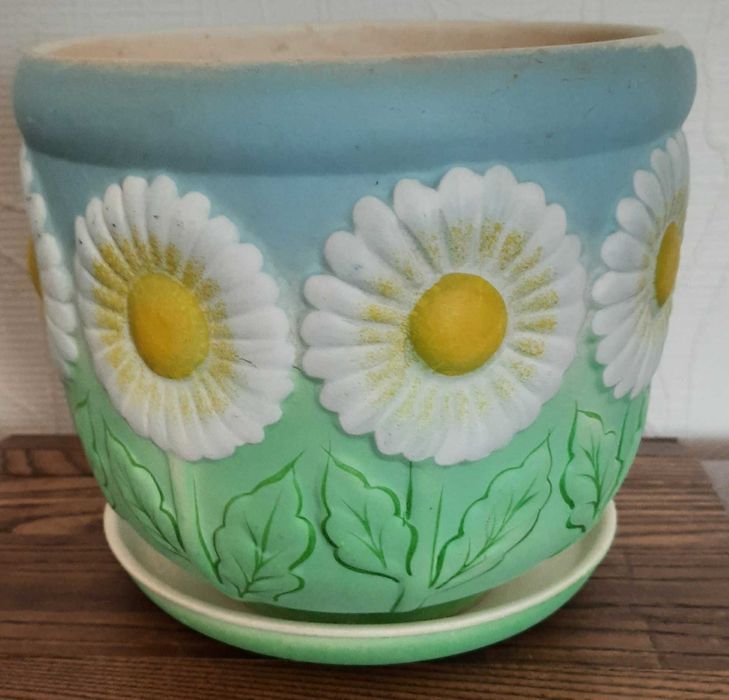 Два вазони для квітів з підставками