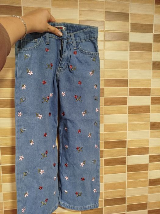 Джинси  нові , пролетіли з розміром