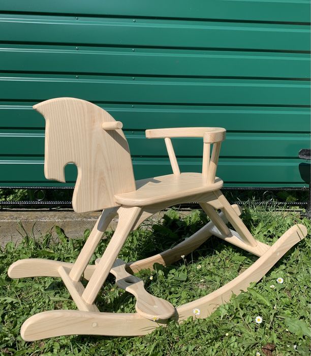 Коник-гойдалка з ясена