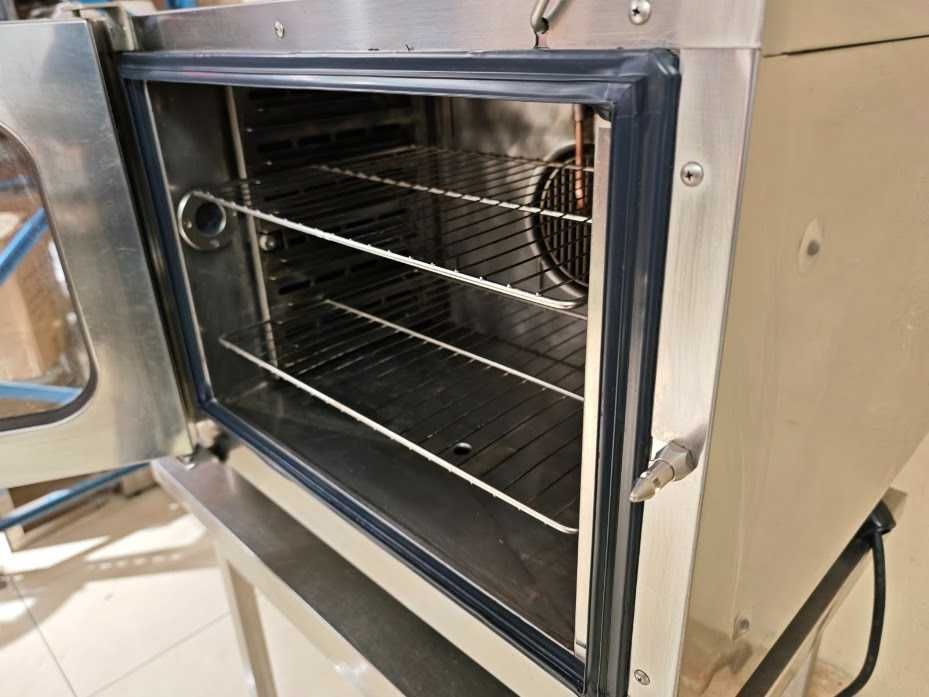 Piec konwekcyjno-parowy Zanussi 6×GN 1/1 – 7,7 kW – stan bardzo dobry