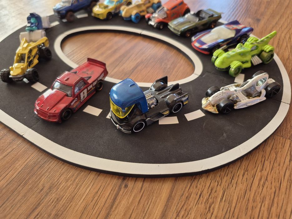 Лот машинок Hot Wheels
