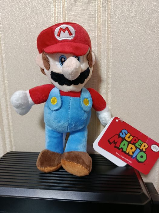 Продам на подарунок новенького маріо