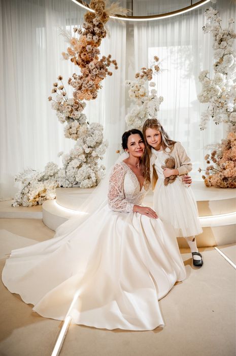 Весільна сукня неймовірна, стан новоі