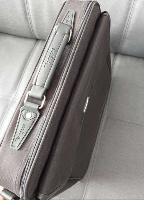 *** torba na laptopa Targus ***