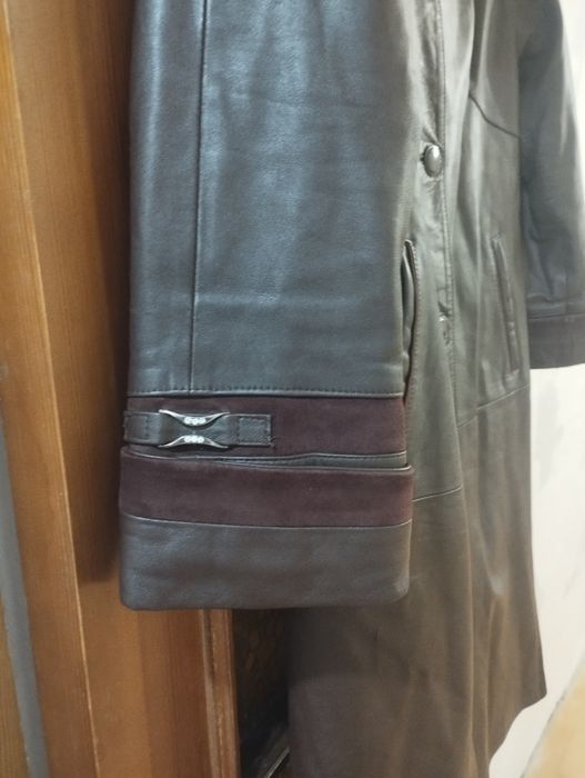 Продам шкіряний плащ 54 розмір