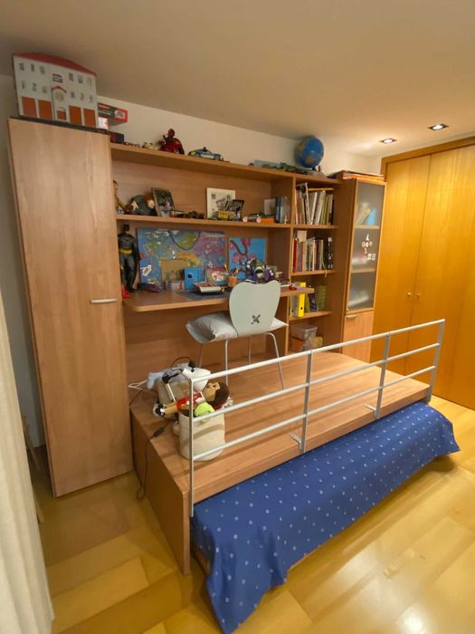 Quarto juvenil Combi (cama e secretária com arrumos)