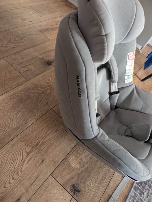 Maxi Cosi Pearl Pro 2 + baza isofix FAMILY FIX 3