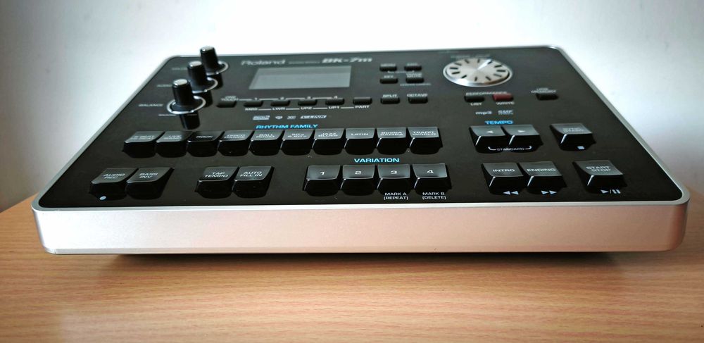 Roland BK7m - módulo arranjador para teclista, acordeonistas , guitarristas e outros.