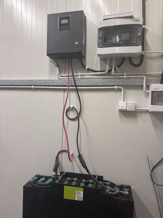 Magazyn energi 8.7 kw  z falownikiem OFFGRID