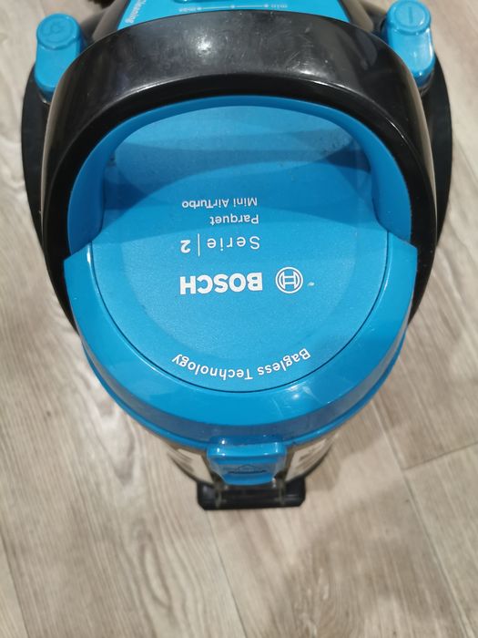 Пилосос безмішковий Bosch BGS05X240