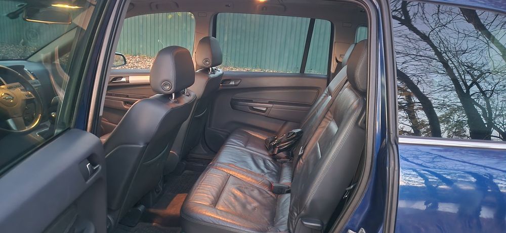 Продам Opel Zafira B 1.8 бензин Cosmo