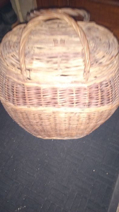 Продам плетёную корзину