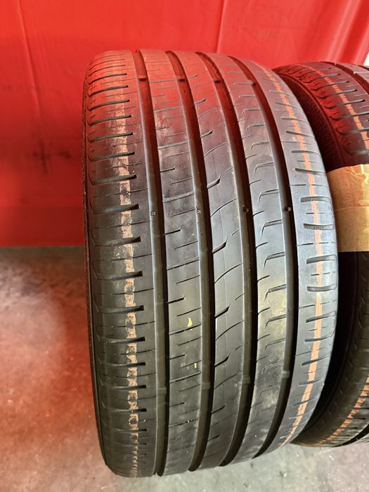 Pneus 255/40/19 Barum Impecaveis