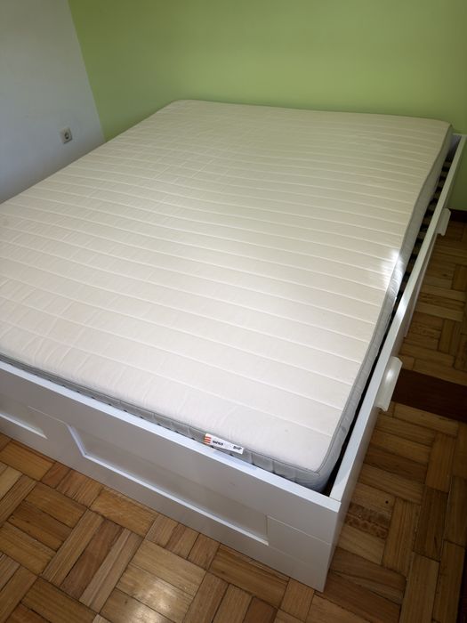 Cama com arrumaçao ikea