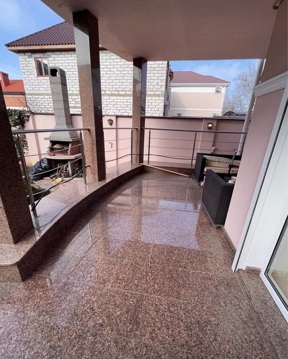 Дом в районе 12 ст.Б.фонтана / Костанди