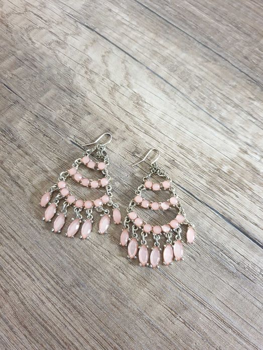 Brincos de pedras cor de rosa da marca Ladies First