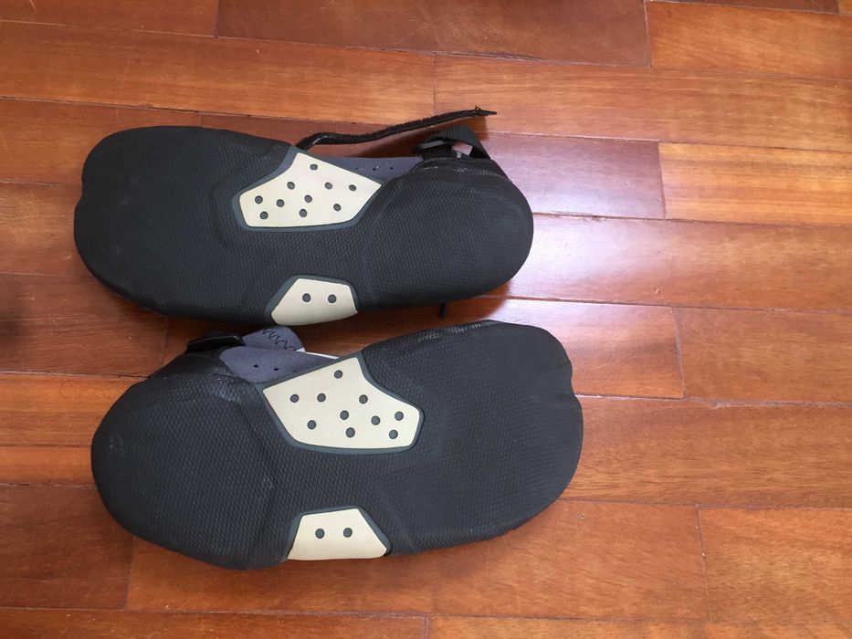 Botas de surf Excel tamanho 11. Novas.