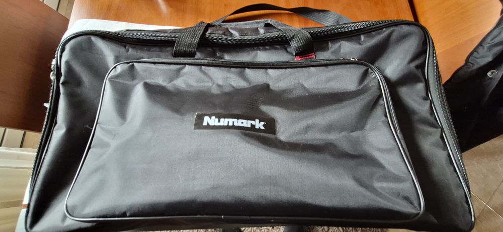 Numark Mixstream Pro Plus + Bolsa  de  Transporte