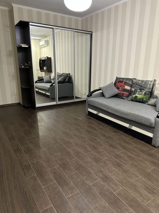 Продам 3-х кімнатну центр