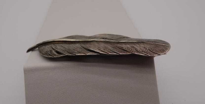 Antyczna srebrna broszka liść listek.