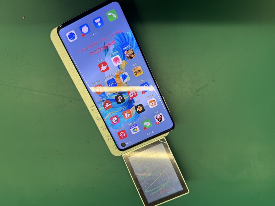 Дисплей оригінал Samsung S10 знятий з телефону в чорній рамі