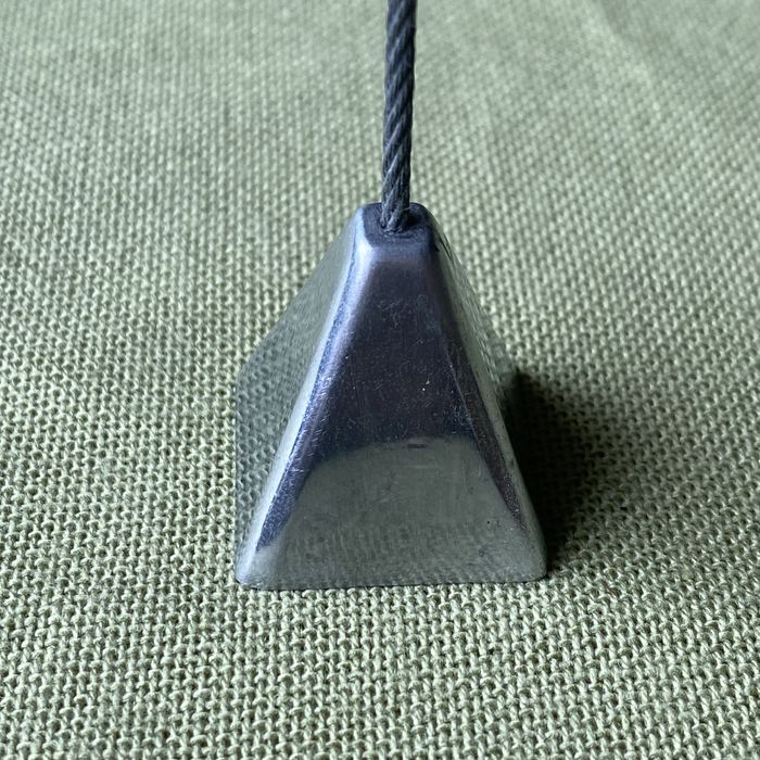 Metalowa żabka, uchwyt na notatki itp.