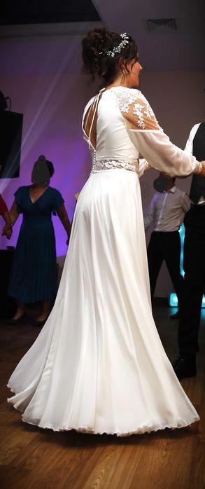 Prosta suknia ślubna