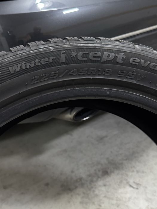 2 pneus Hankook 225 45 R18