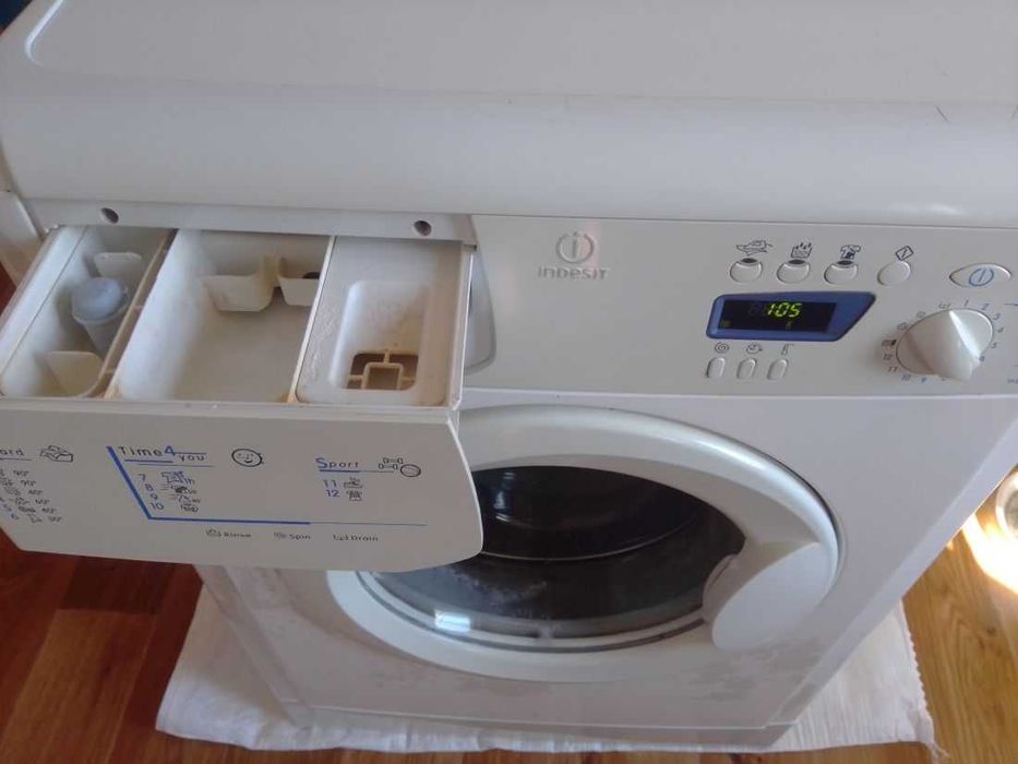 Пральна машина Індезіт Indesit wie107 по запчастинах