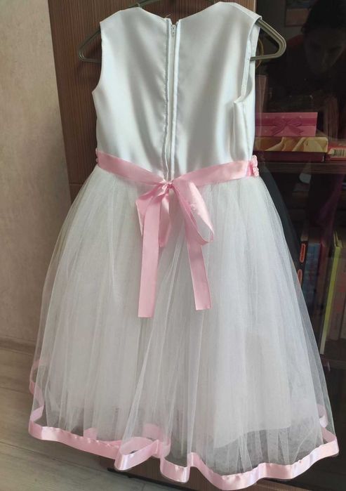 Святкова сукня, біла сукня,104-110, обруч цукеркою, квітка на руку