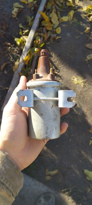 Продам катушку запалювання вк-б нова СССР.