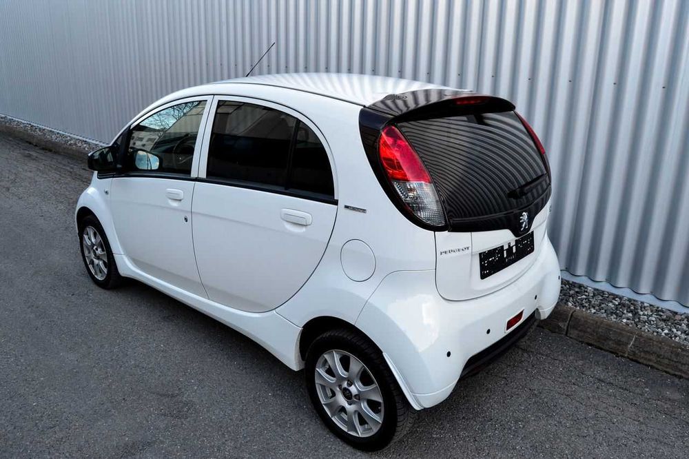 Peugeot iOn 2015 без ДТП, рідний пробіг, два комлпекти дисків і ключів