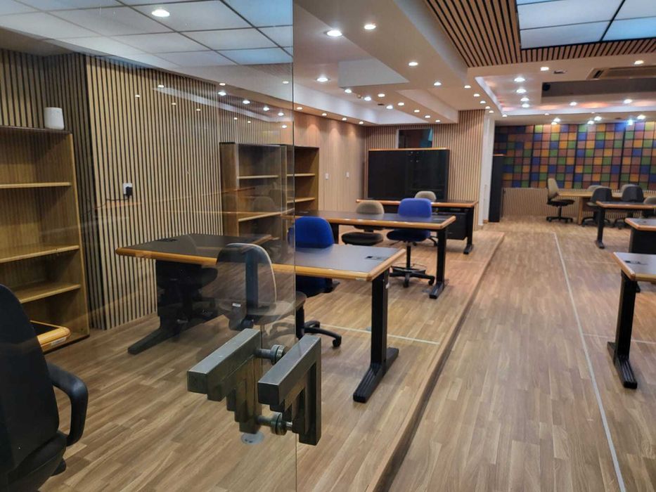 Arrendamento de espaço comercial com 280 M2 Av.Roma