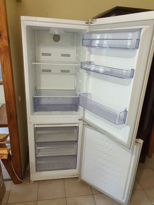 Продам холодильник б/у Одесса Приморский р/н