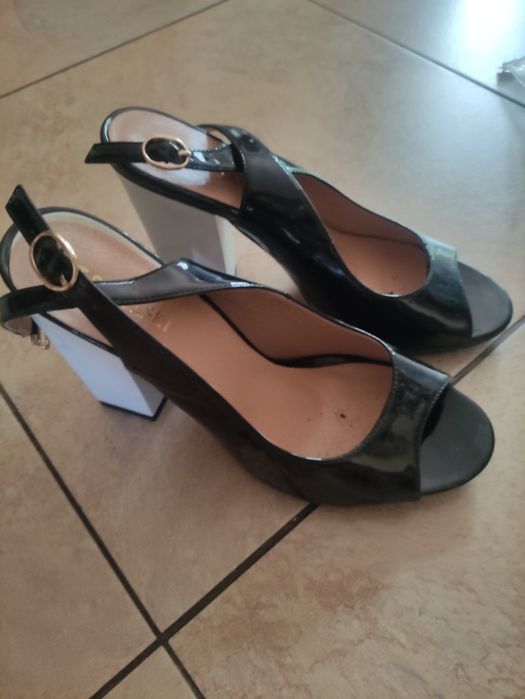 Buty damskie na słupku nowe