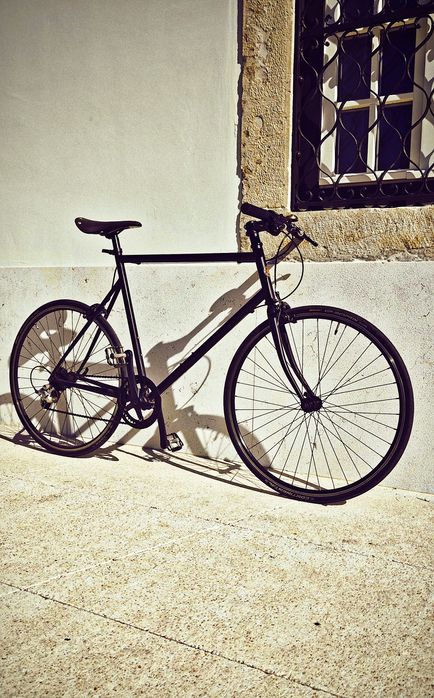 Bicicleta Tokyo de cor preto mate