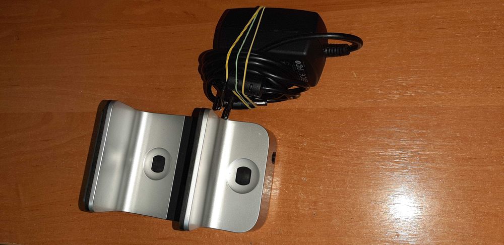 Зарядная док-станция Belkin F8J135, зарядний пристрій Apple Dual Light