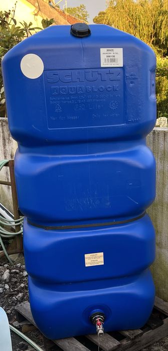 Depósito / Reservatório Água Potável SCHÜTZ Aquablock 750L – Como Novo