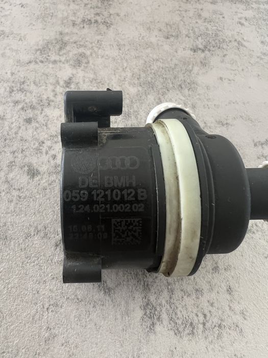 Bomba agua auxiliar original Volkswagen audi