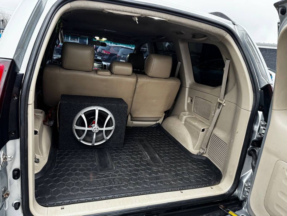 Toyota Land Cruiser 2003г., 4.0 газ/бензин, 7 мест. Обмен, Лизинг