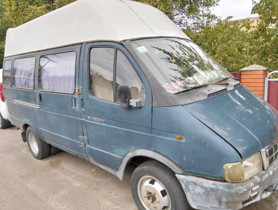 Автомобіль Газель 2001 року 9 місць.