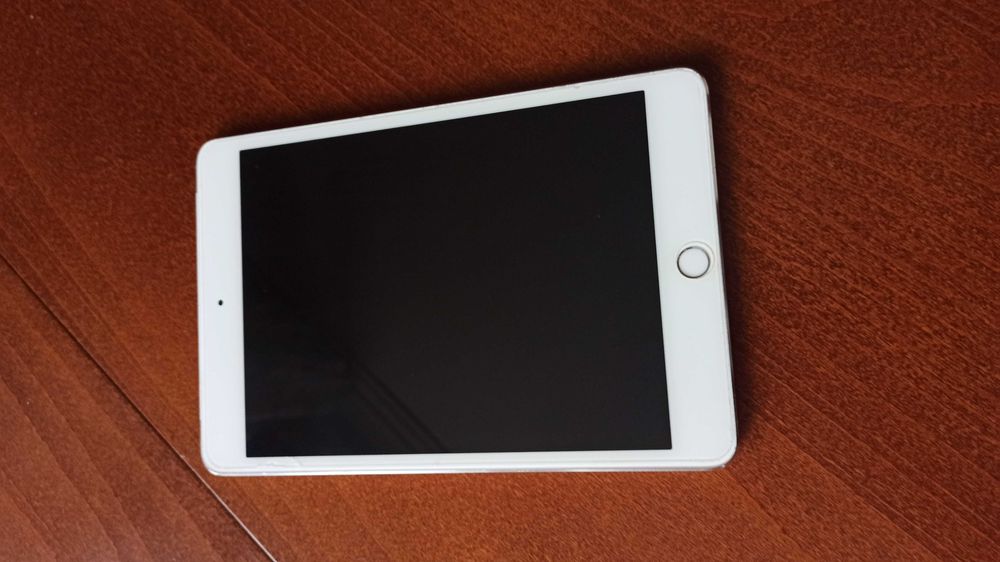 iPad mini 4 128GB + Cellular