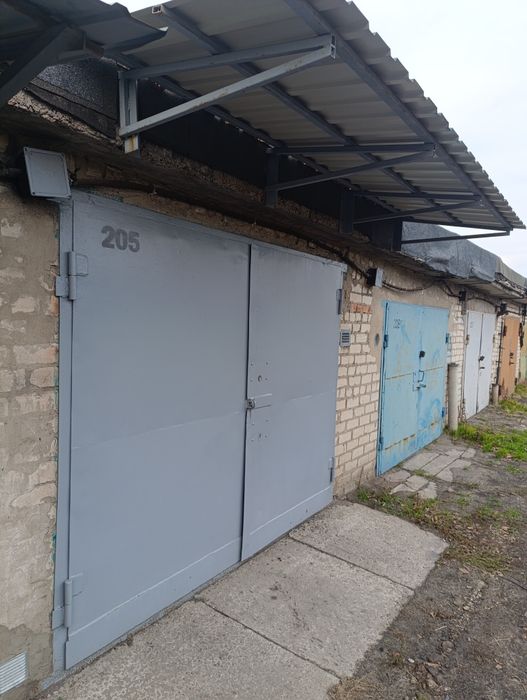 Гараж на 40 років жовтня,за 4 лікарнею.