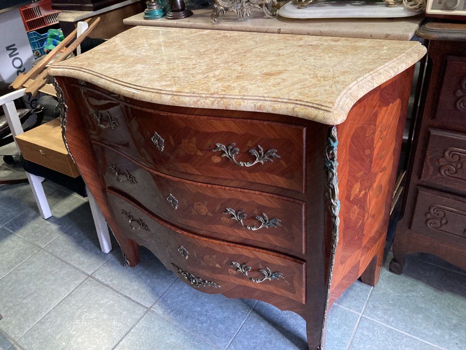 Antiga Comoda louis xv