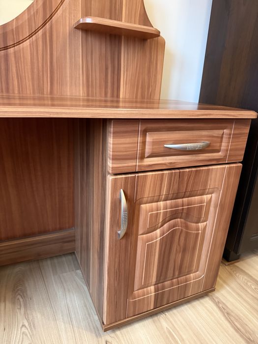 Toaletka kolor sliwa